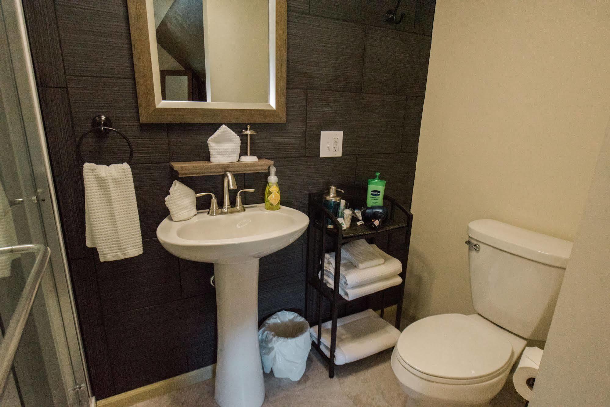 The Little Italy Of Niagara Falls Bed & Breakfast Eksteriør bilde